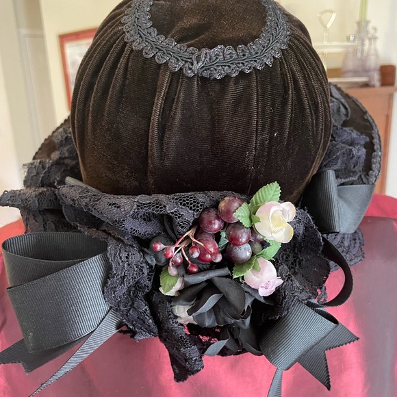 Victorian Style Black Velvet Plumed Feather Trimmed Bonnet Hat - Picture 2 of 4